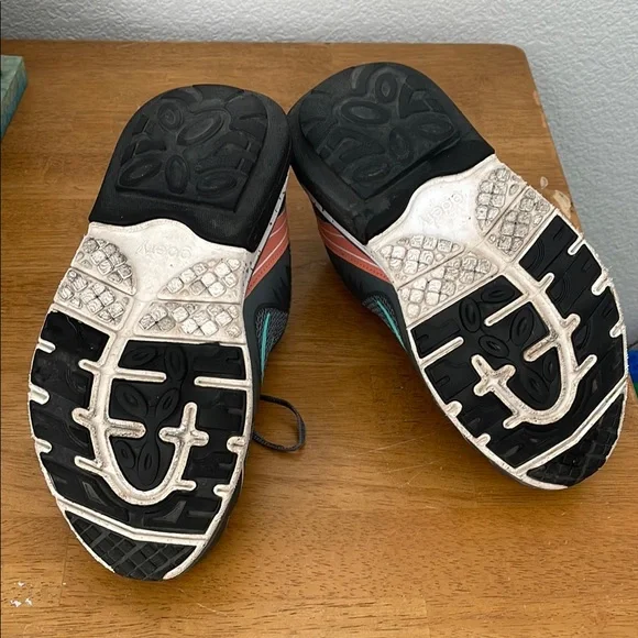 Women's Gdefy Gray and Pink Athletic Shoes - Picture 4 of 5